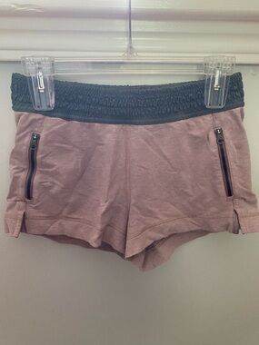 Lululemon Women’s Pink Elastic-Waist Active Shorts